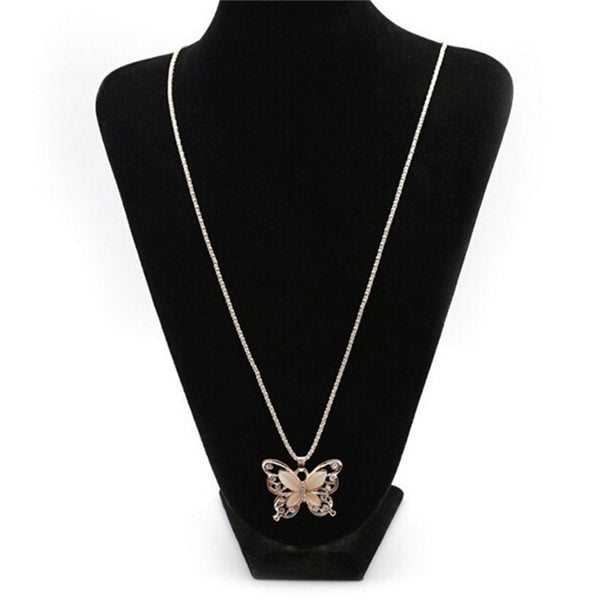 model demonstration of the necklace