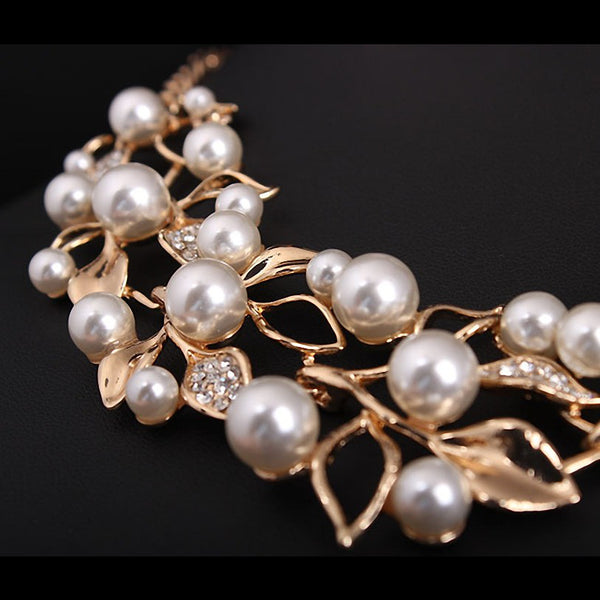 Flower necklace statement necklace for women Close up view 2