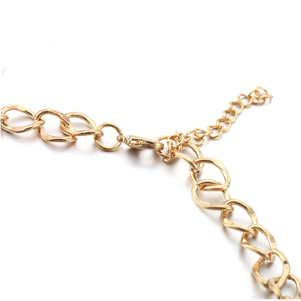 lobster clasp of the necklace