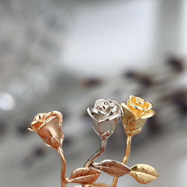 Close up for Rose necklace for women Flower neclace Charm necklace