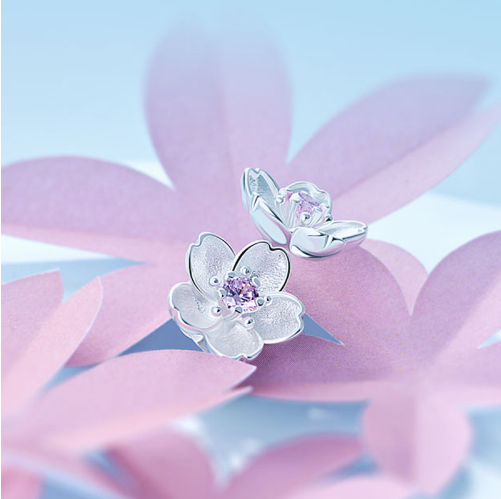 Shining sakura flower earrings Sterling silver stud earrings for women Cheap ear rings (side view)