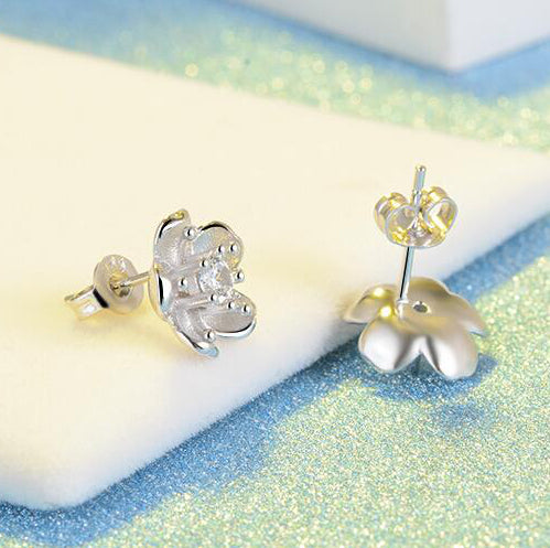 Snowy sakura flower earrings Sterling silver stud earrings for women Cheap earring (back view)