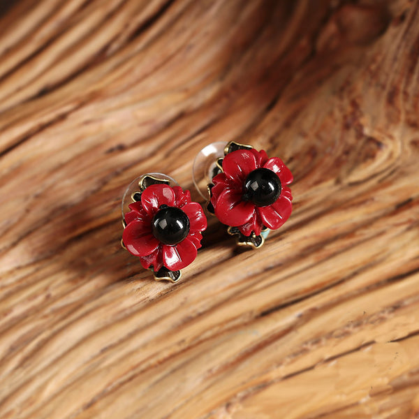 Stud earrings for women, with black agate and red seashell