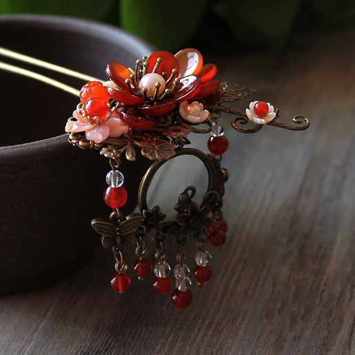 red agate flower clearly seen in this side view