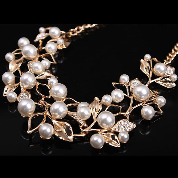 Flower necklace statement necklace for women Close up view