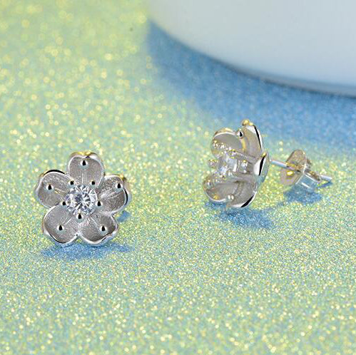 Snowy sakura flower earrings Sterling silver stud earrings for women Cheap earring (side view)
