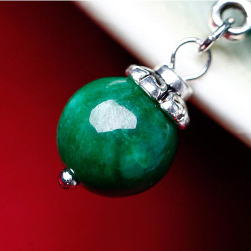 a closer look on the green jade beads