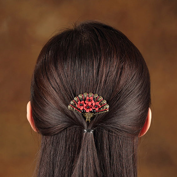 a good decoration for the ponytail hairstyle