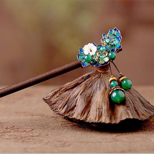 hairpin with beautiful green decorations