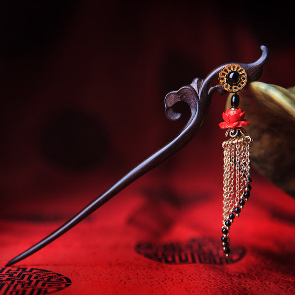 Wooden hair stick in Oriental style, decorated with gold plated tassels and black agate beads